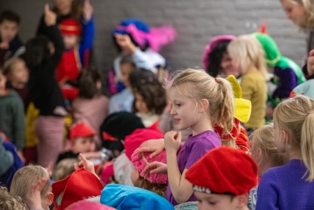 2025-11-23 Sint leest voor-14